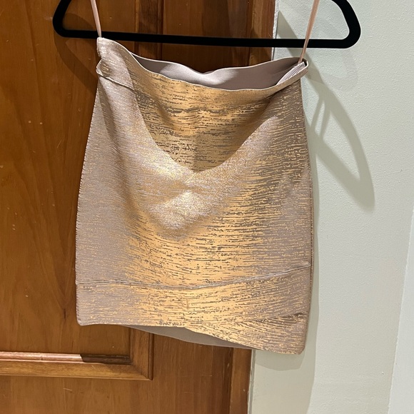 Brand New BCBG Rose Gold Mini Bandage Skirt. Size Medium - Picture 1 of 4